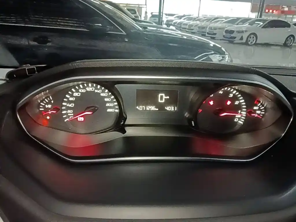 Peugeot 308 — миниатюра 12