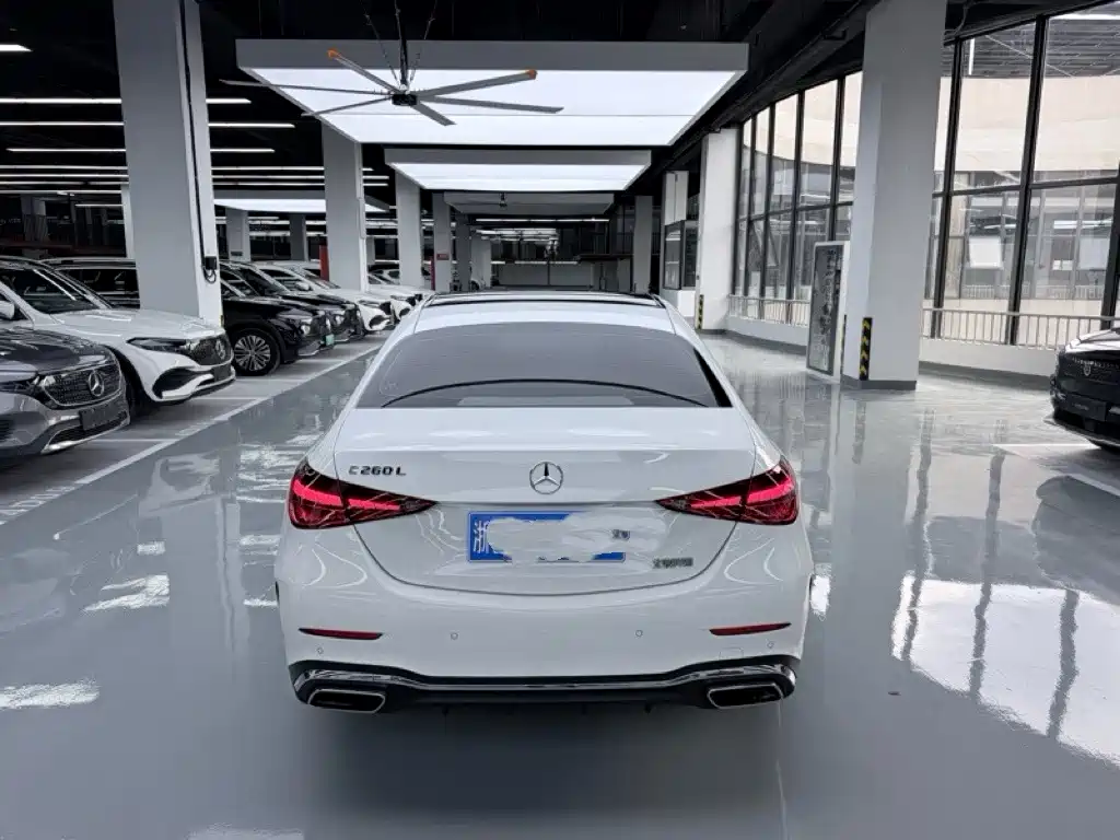 Mercedes-Benz C-Class — миниатюра 9