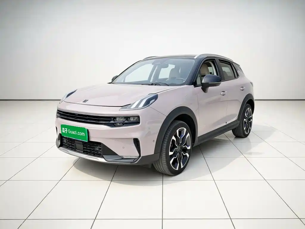 Lynk & Co 06