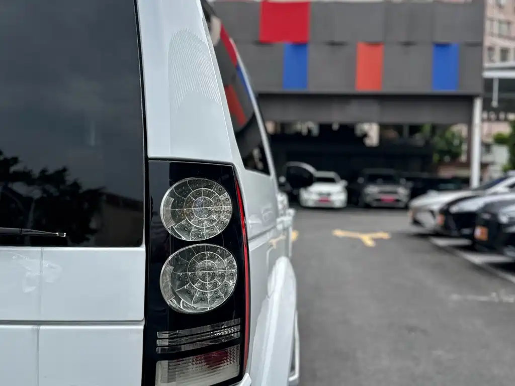 Land Rover Discovery — миниатюра 9