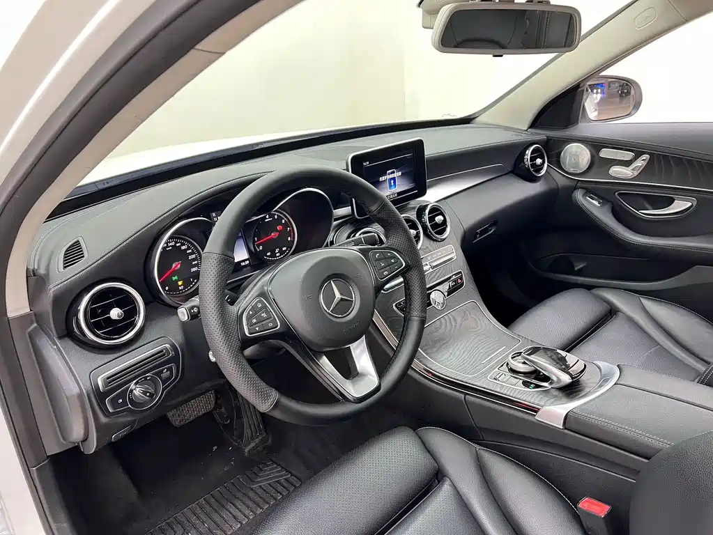 Mercedes-Benz C-Class — миниатюра 9