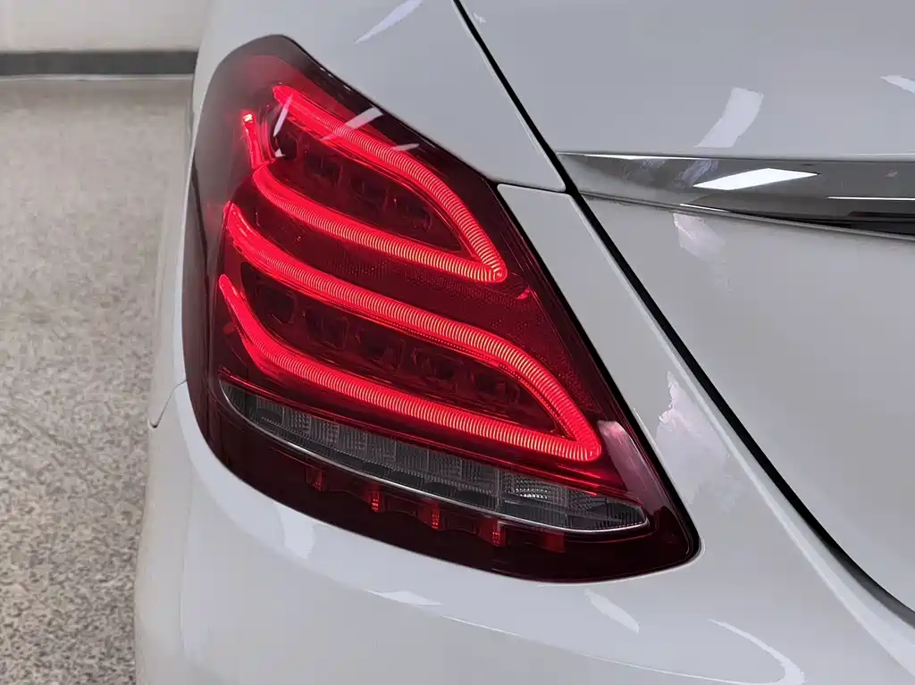 Mercedes-Benz C-Class — миниатюра 5