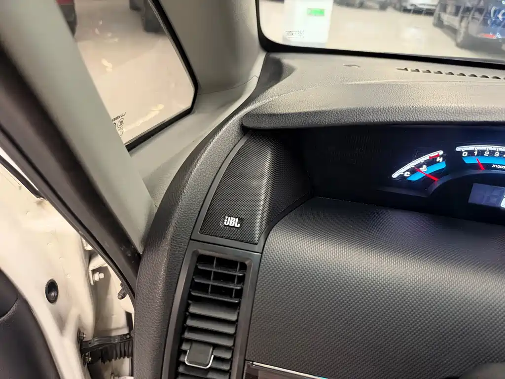 Luxgen Big 7 MPV — миниатюра 14