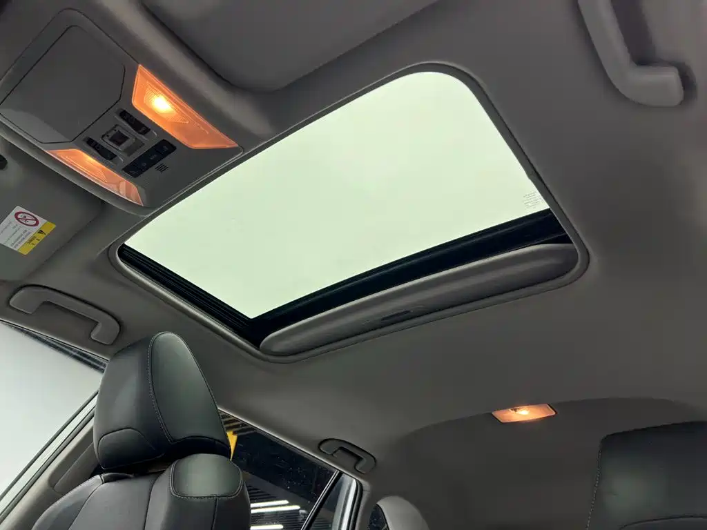 Toyota RAV4 — миниатюра 15