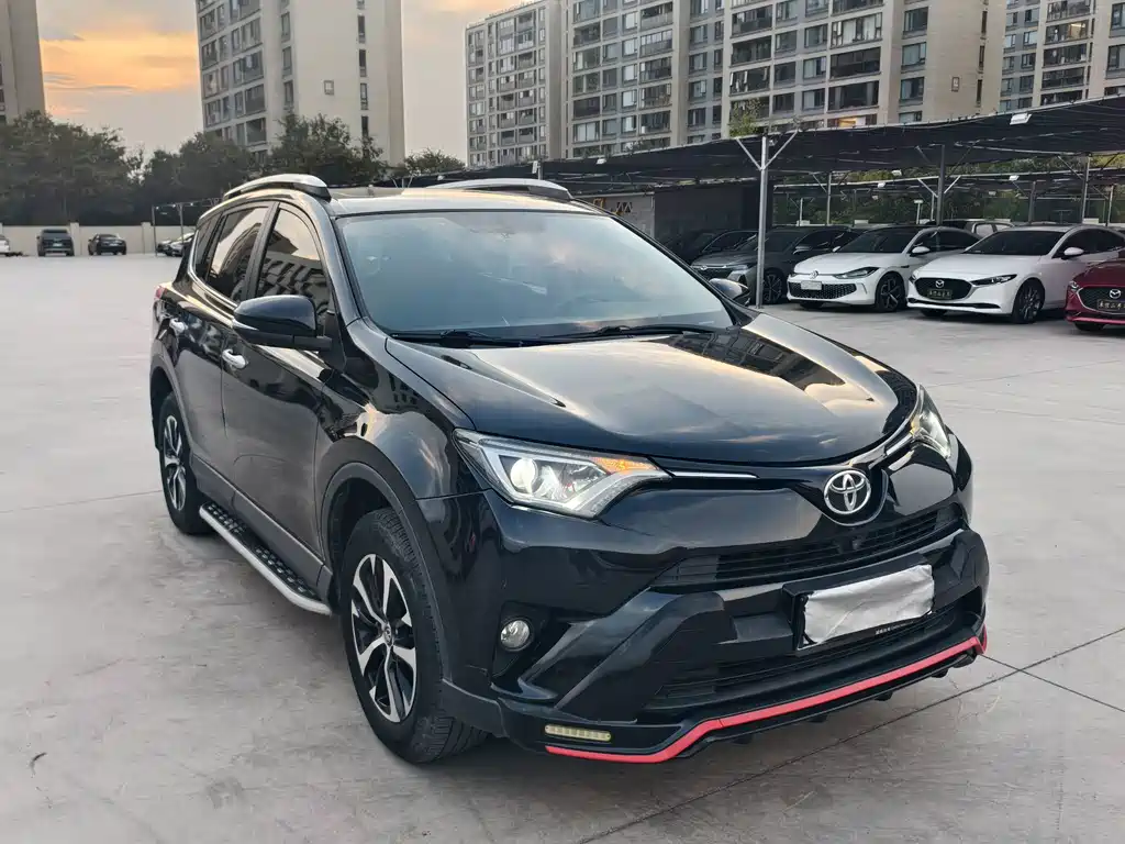 Toyota RAV4 — миниатюра 3