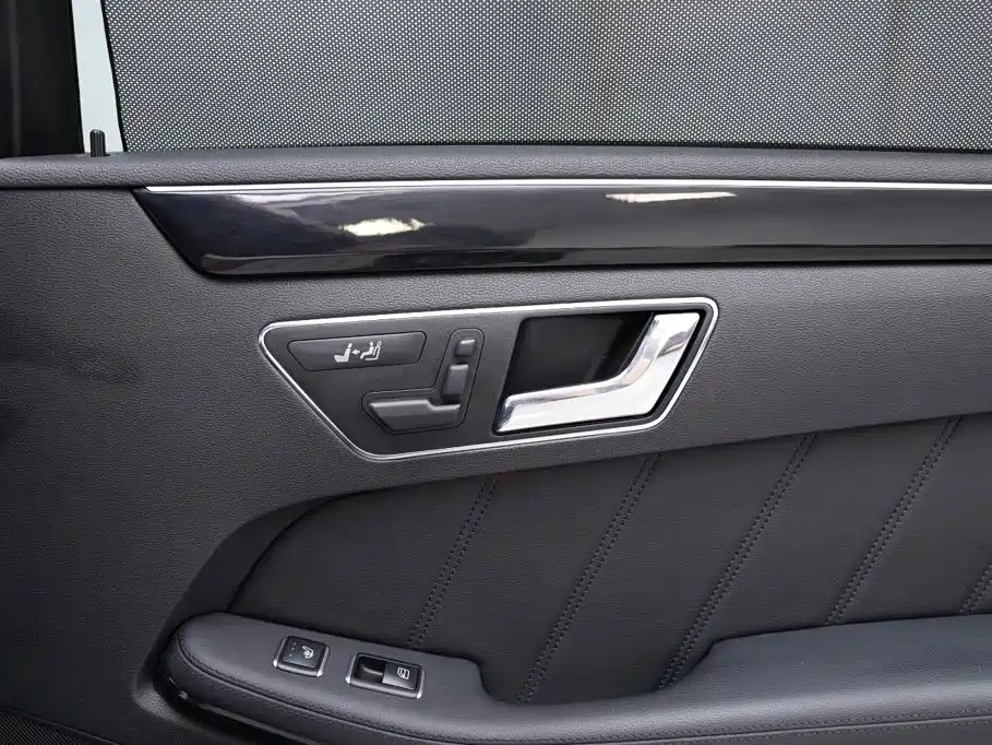 Mercedes-Benz E-Class — миниатюра 14