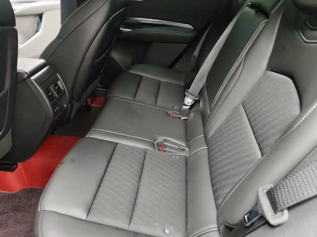 Cadillac XT4 — миниатюра 13