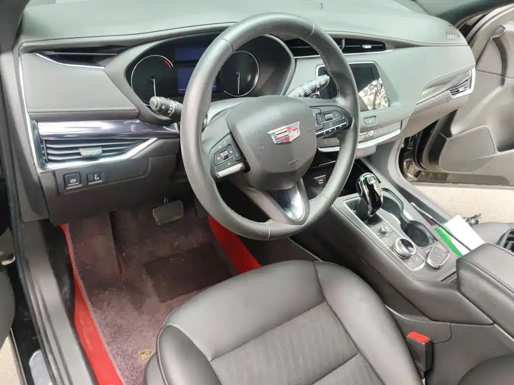 Cadillac XT4 — миниатюра 6
