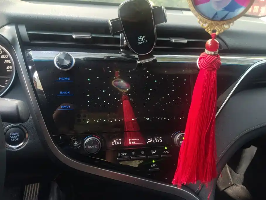 Toyota Camry — миниатюра 13