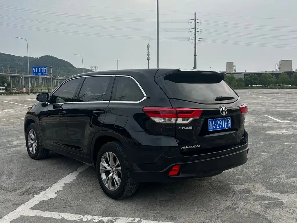 Toyota Highlander — миниатюра 9