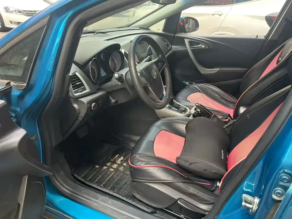 Buick Excelle — миниатюра 4