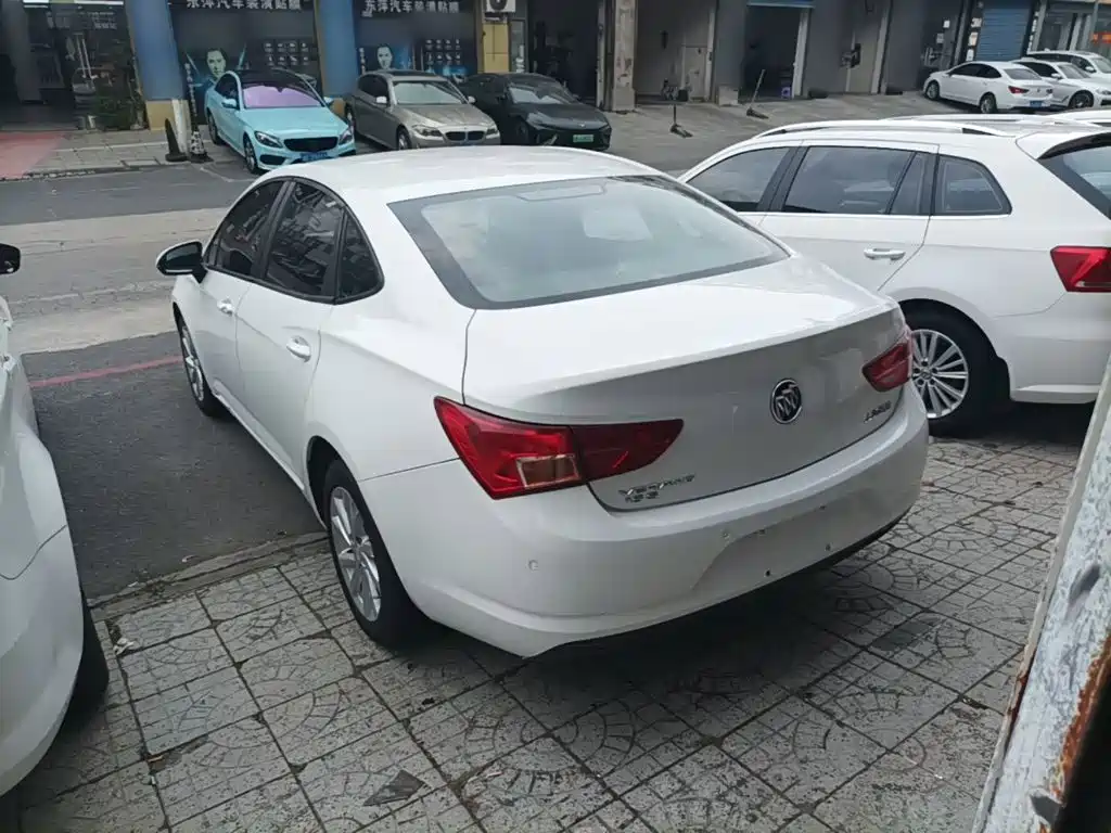 Buick Verano — миниатюра 5
