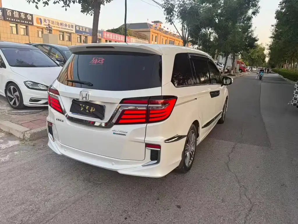 Honda Elysion — миниатюра 9