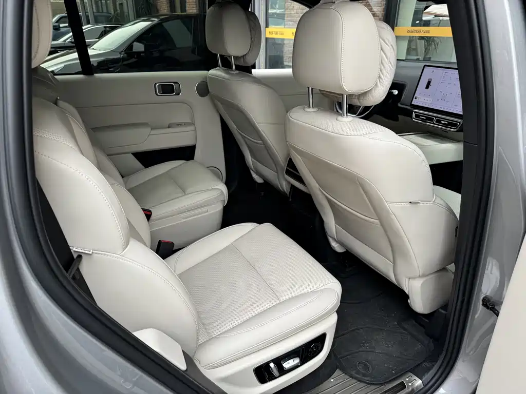 Li Auto Li L8 — миниатюра 20