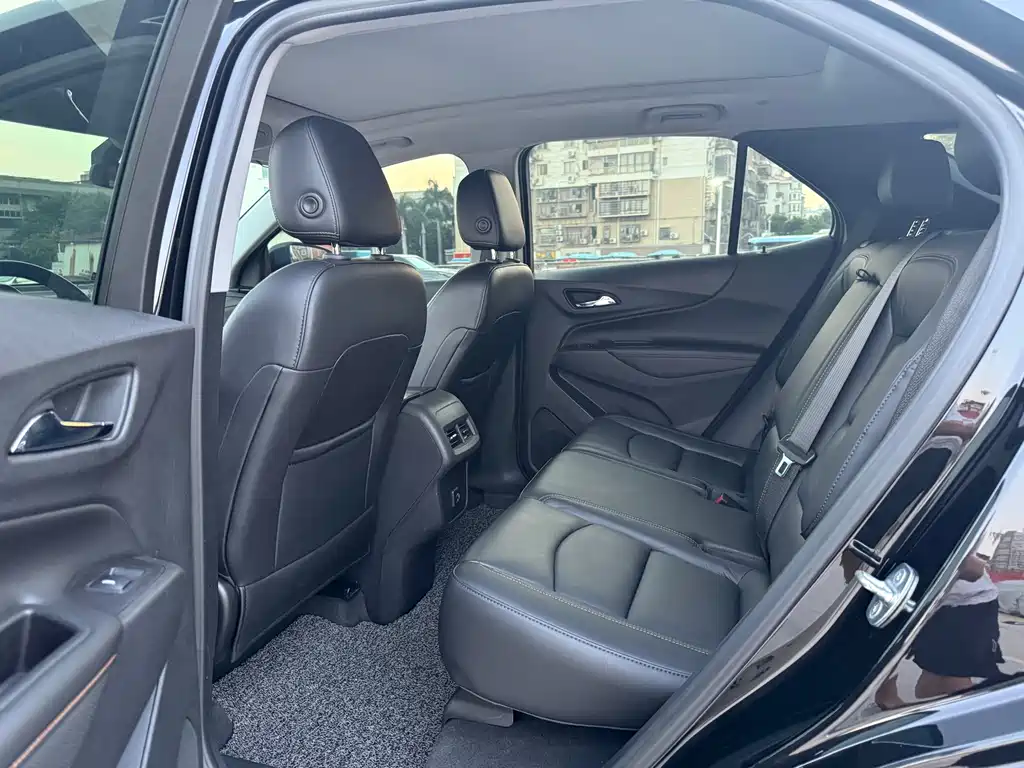 Chevrolet Equinox — миниатюра 8
