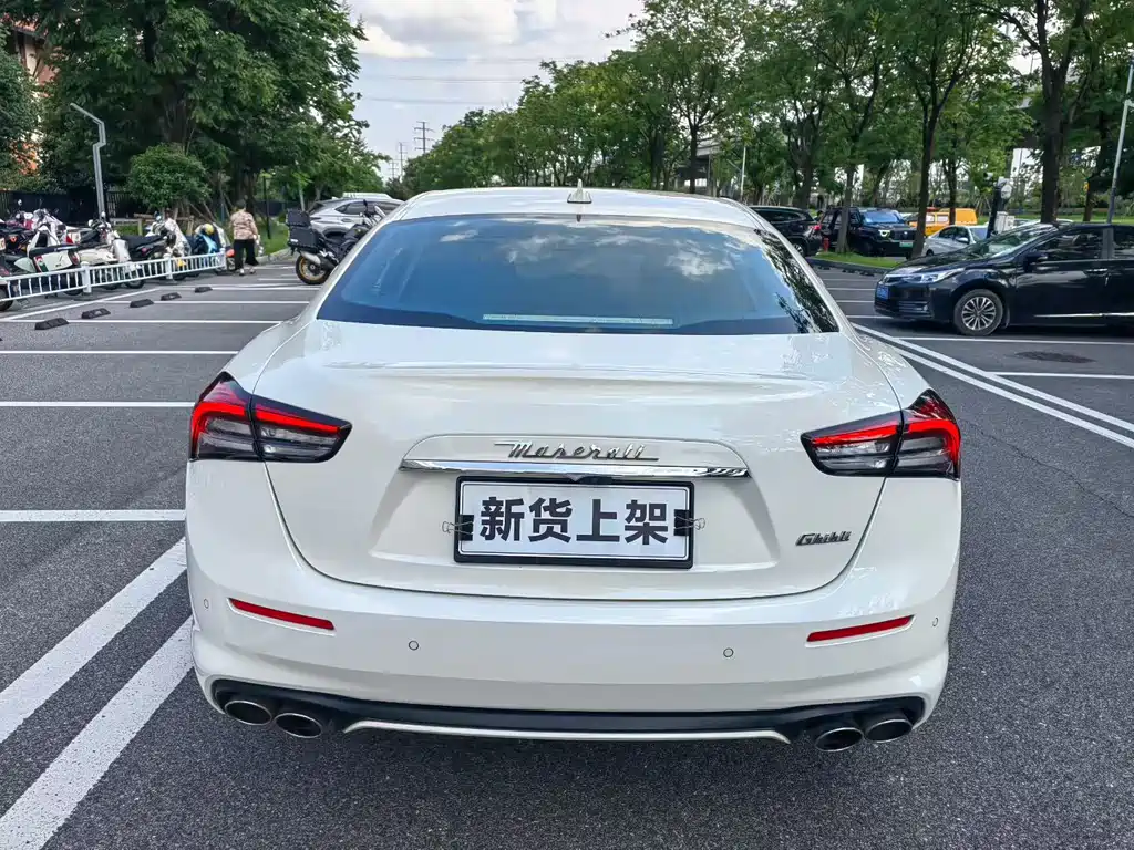 Maserati Ghibli — миниатюра 8