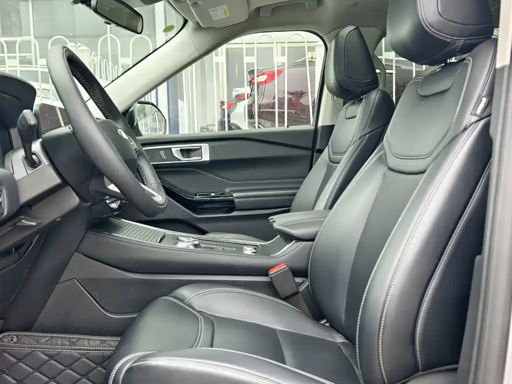Ford Explorer — миниатюра 8