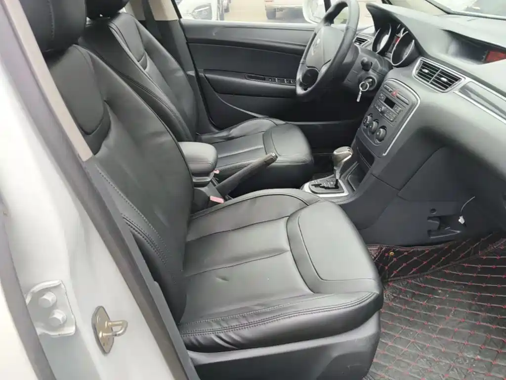Peugeot 308 — миниатюра 25