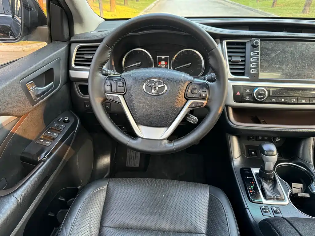 Toyota Highlander — миниатюра 11