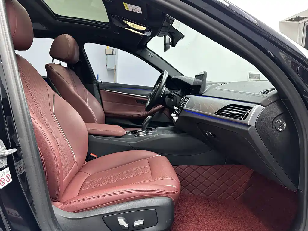 BMW 5 Series — миниатюра 13