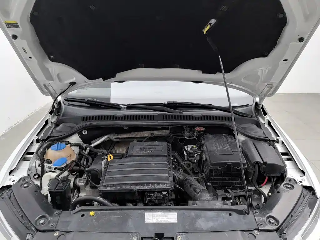 Volkswagen Sagitar — миниатюра 6
