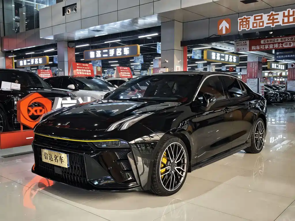 Lynk & Co 03