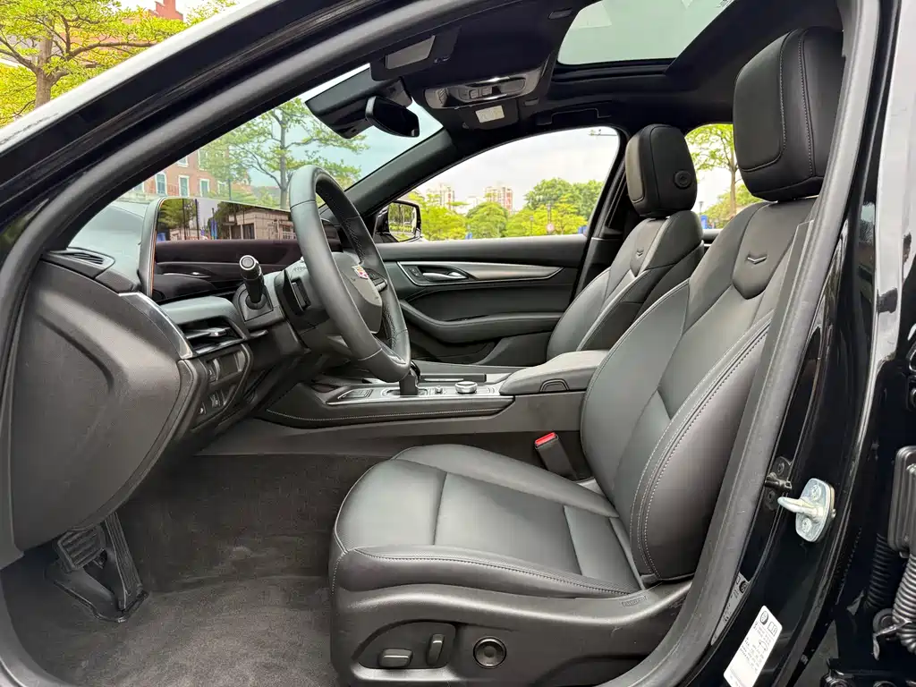 Cadillac CT5 — миниатюра 8