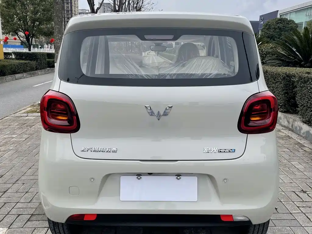 Wuling MINIEV — миниатюра 11