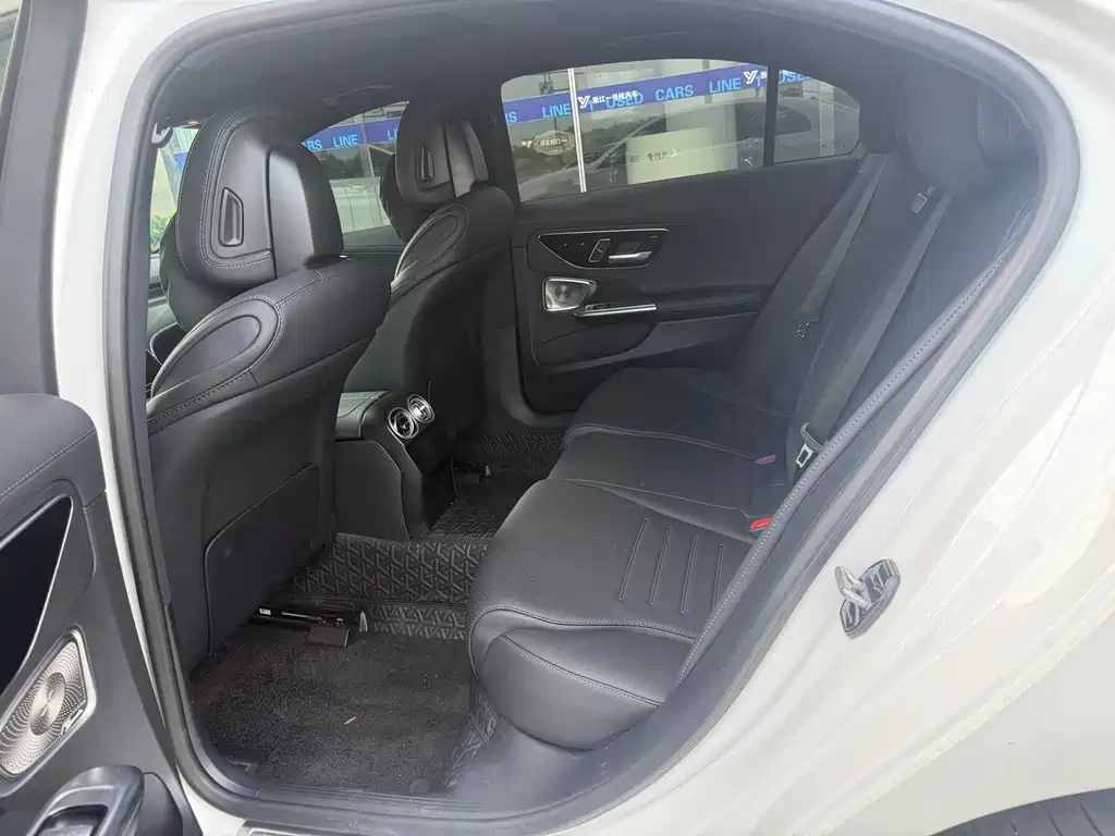 Mercedes-Benz C-Class — миниатюра 3
