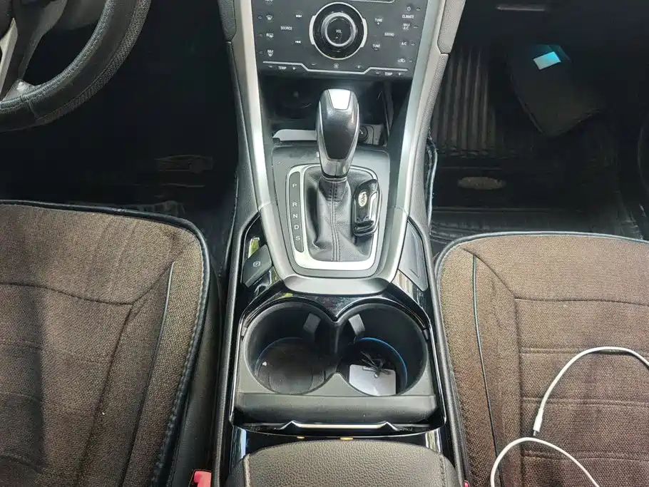Ford Mondeo — миниатюра 16