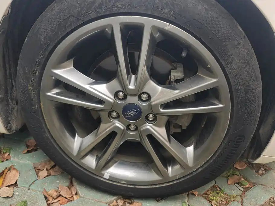 Ford Mondeo — миниатюра 6