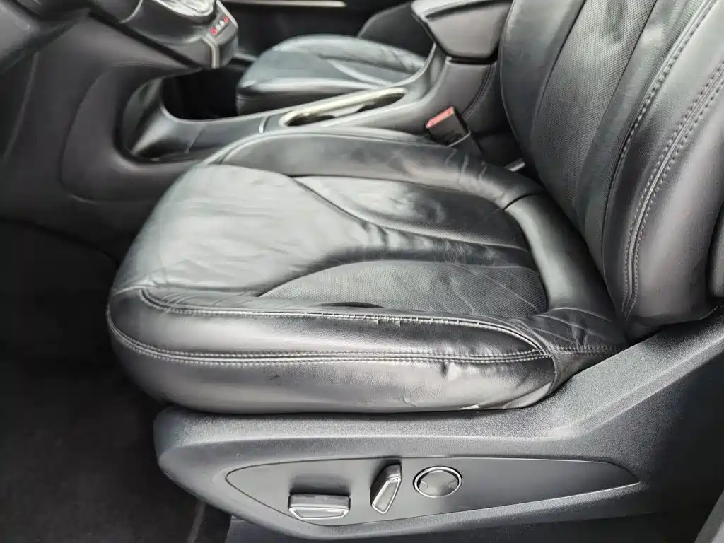 Lincoln MKC — миниатюра 20
