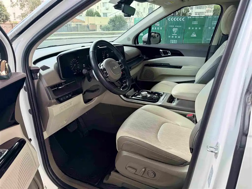 Kia Carnival — миниатюра 5