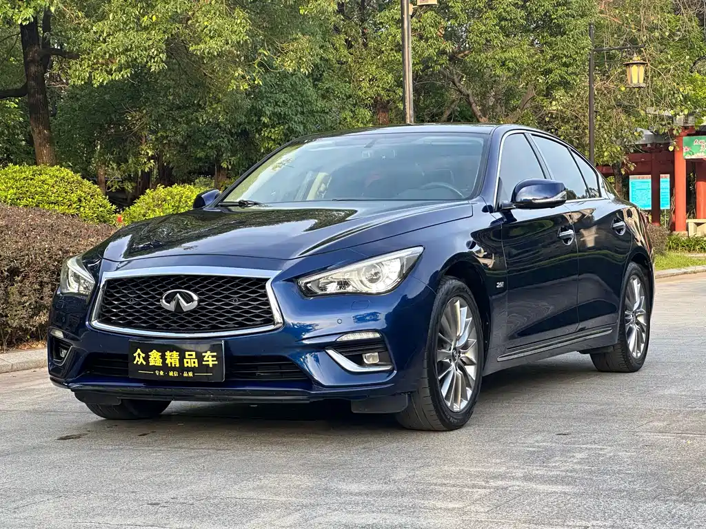 INFINITI Q50L