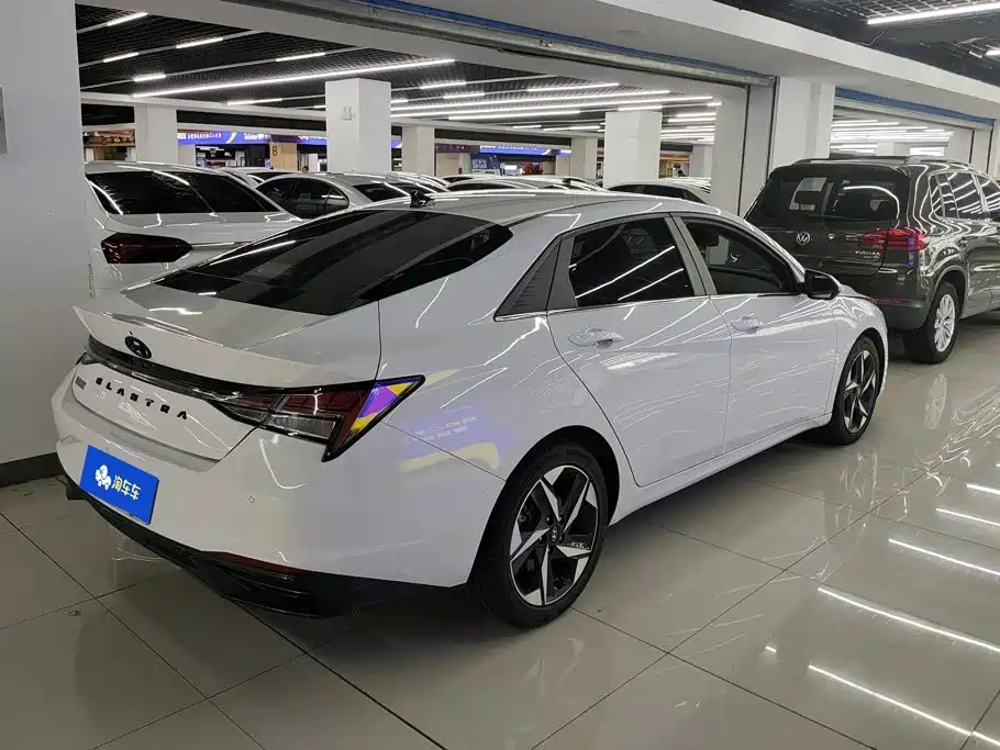 Hyundai Elantra — миниатюра 3