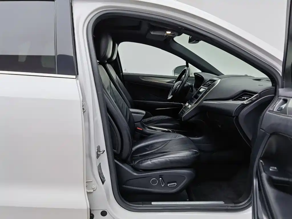 Lincoln MKC — миниатюра 23