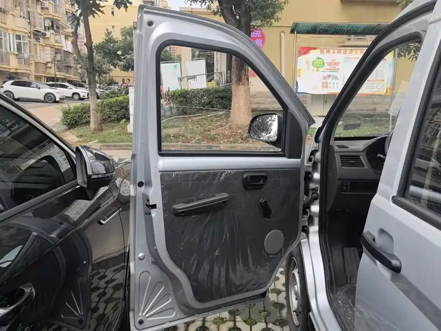 Wuling Rongguang S — миниатюра 7