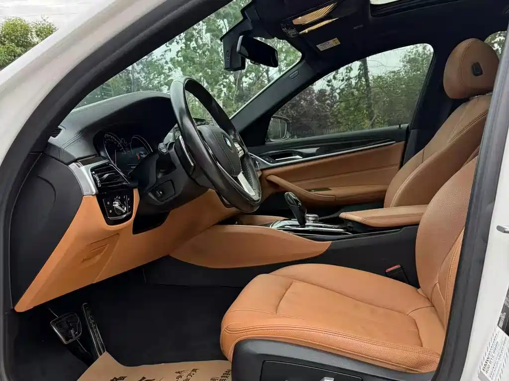 BMW 5 Series — миниатюра 8