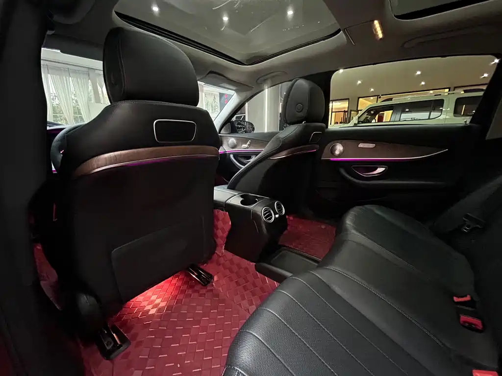 Mercedes-Benz E-Class — миниатюра 14