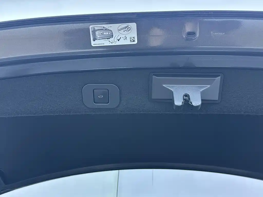 Lincoln Continental — миниатюра 34