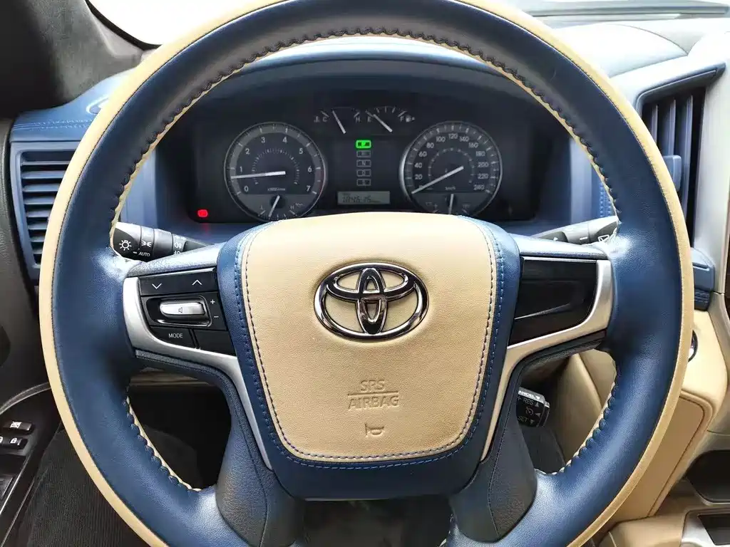 Toyota Land Cruiser — миниатюра 7