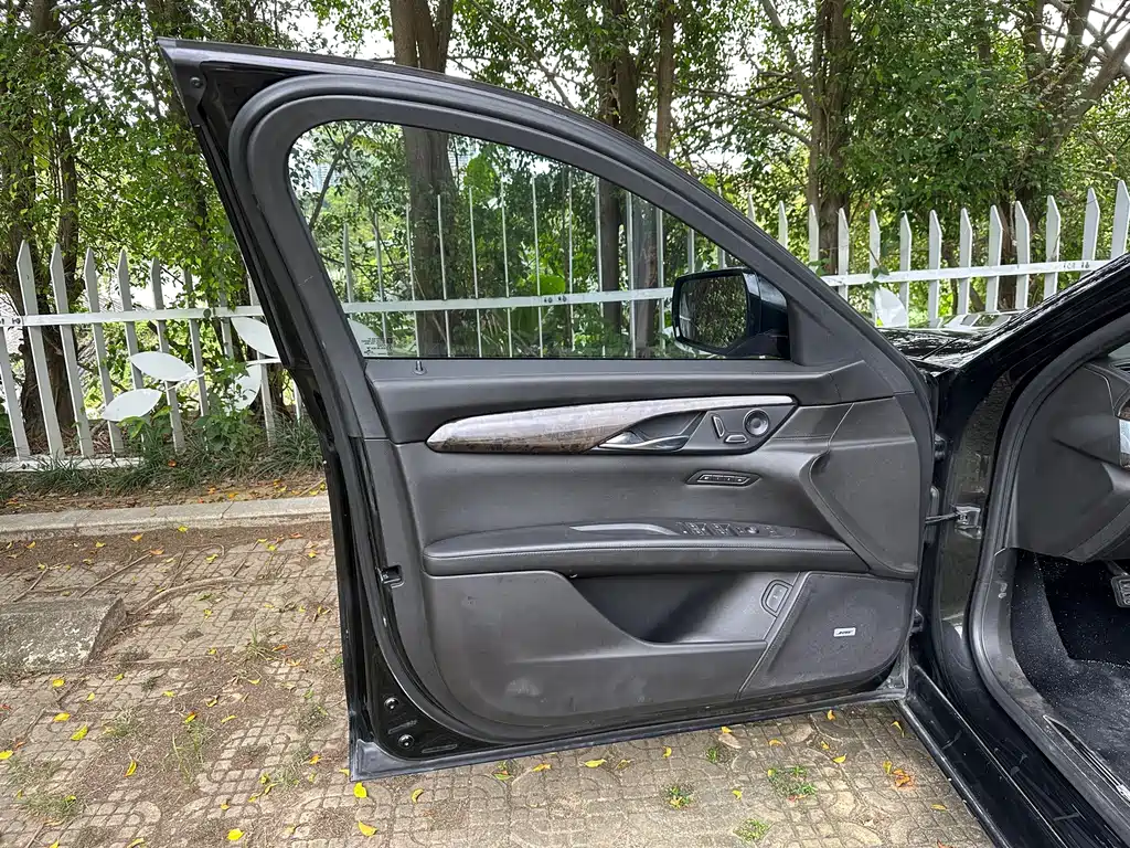 Cadillac CT6 — миниатюра 6