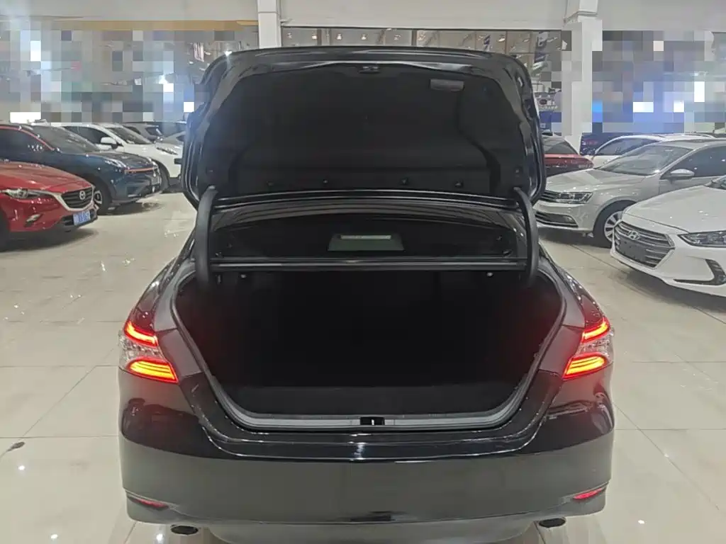 Toyota Camry — миниатюра 19