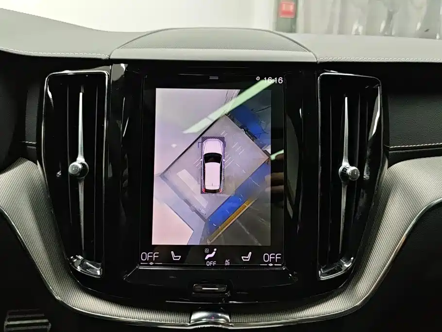 Volvo XC60 PHEV — миниатюра 13