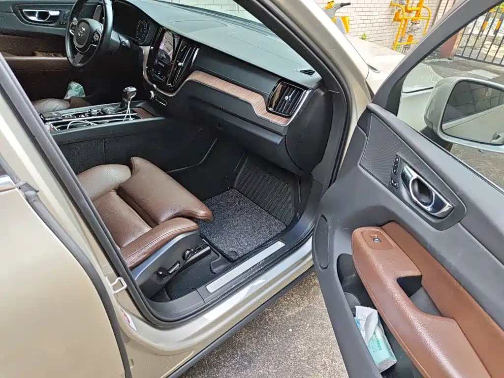 Volvo XC60 — миниатюра 18