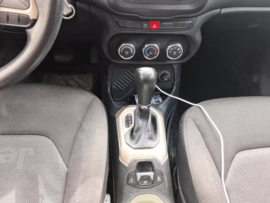 Jeep Renegade — миниатюра 16