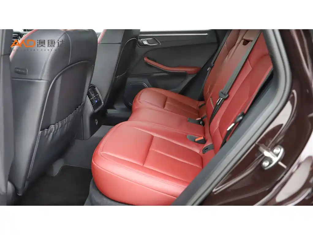 Porsche Macan — миниатюра 7