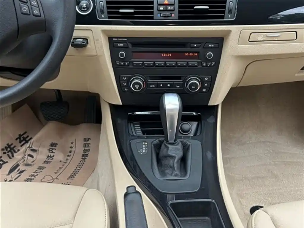 BMW 3 Series 3 2012 318i Lead