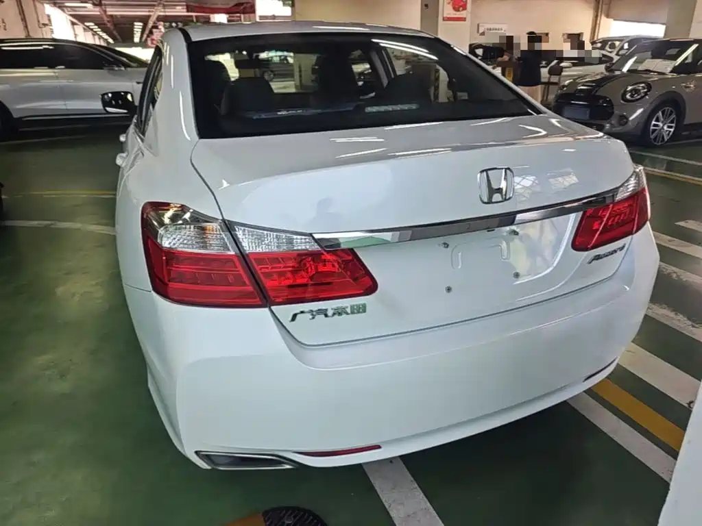 Honda Accord — миниатюра 6