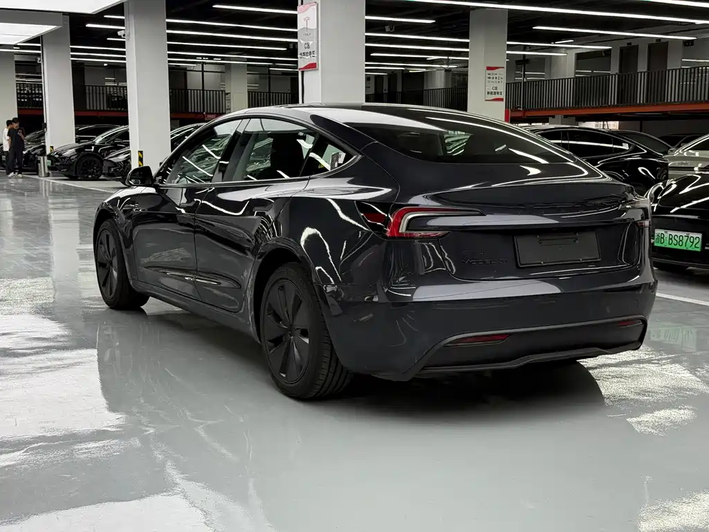 Tesla Model 3 — миниатюра 25